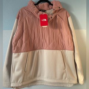 **NEW WITH TAGS** TNF 1/4 SNAP PULLOVER